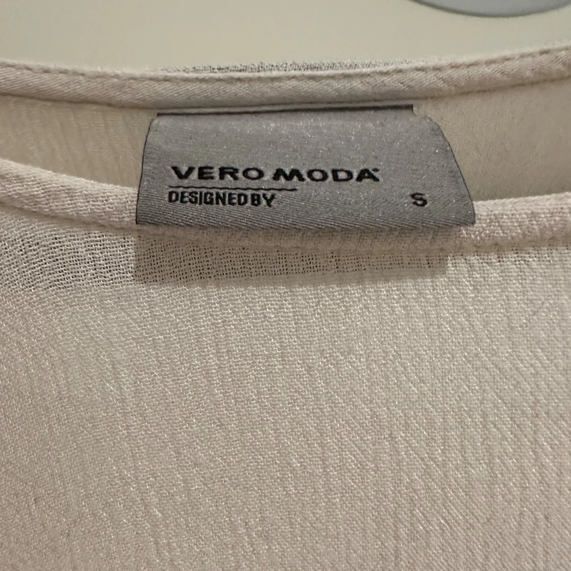 Vit blus med spetsdetaljer Vero Moda - 3