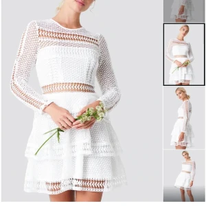 Studentklänning😊 - Säljer denna fina studentklänningen som jag tänkte ha men som var lite för liten. Från Linn Ahlborg x NAKD kollektion🥰