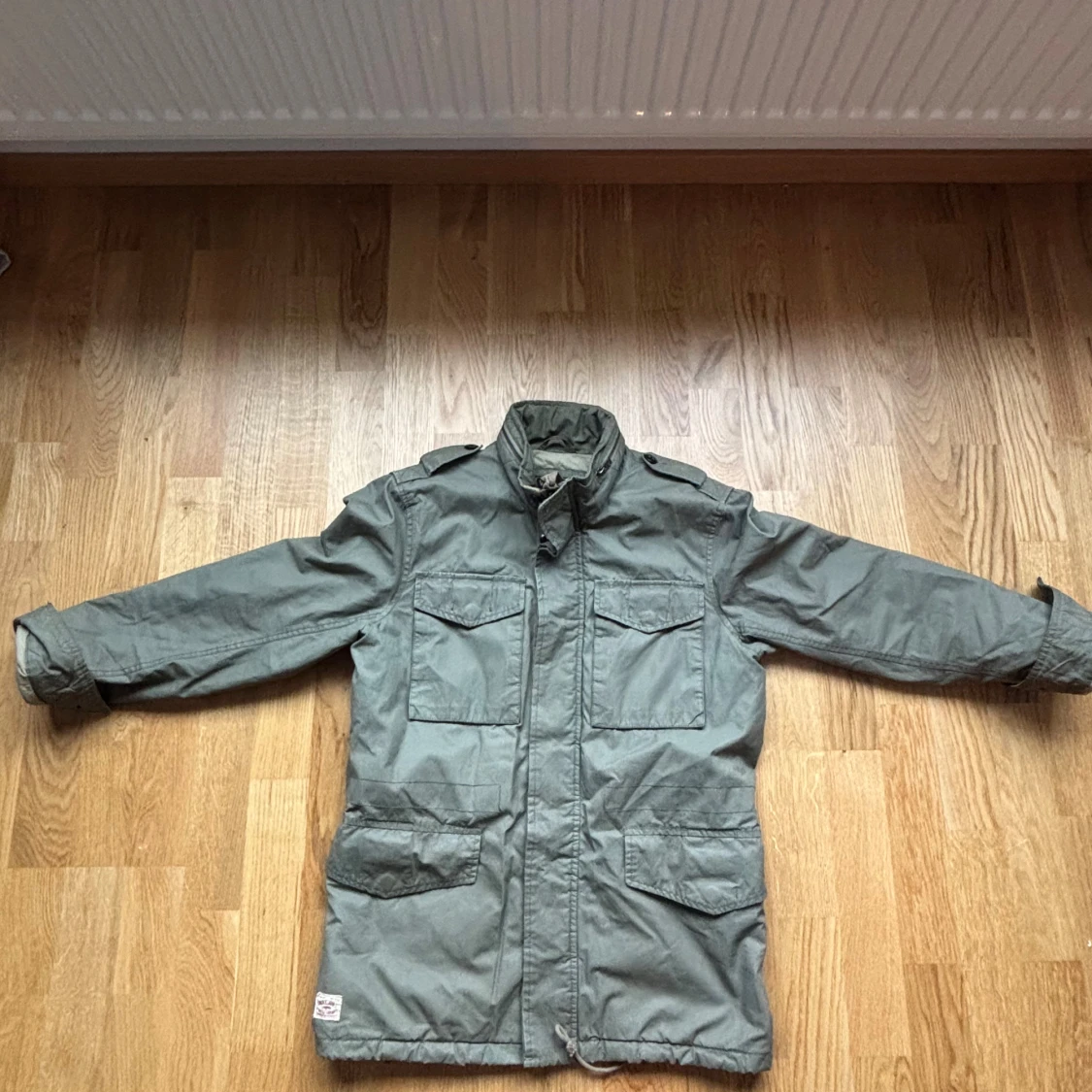 Olivgrön armyjacka med snörning  - 3