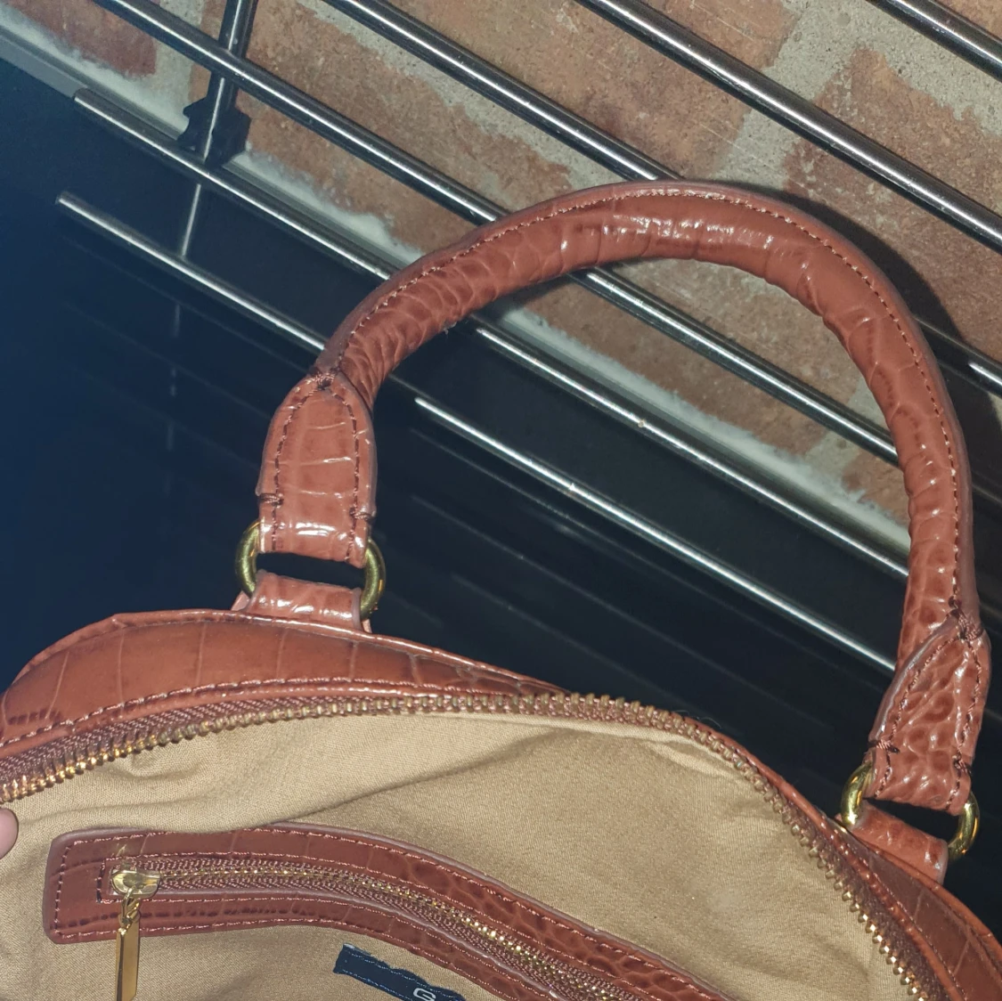 Brun handväska i skinn från GANT - 4