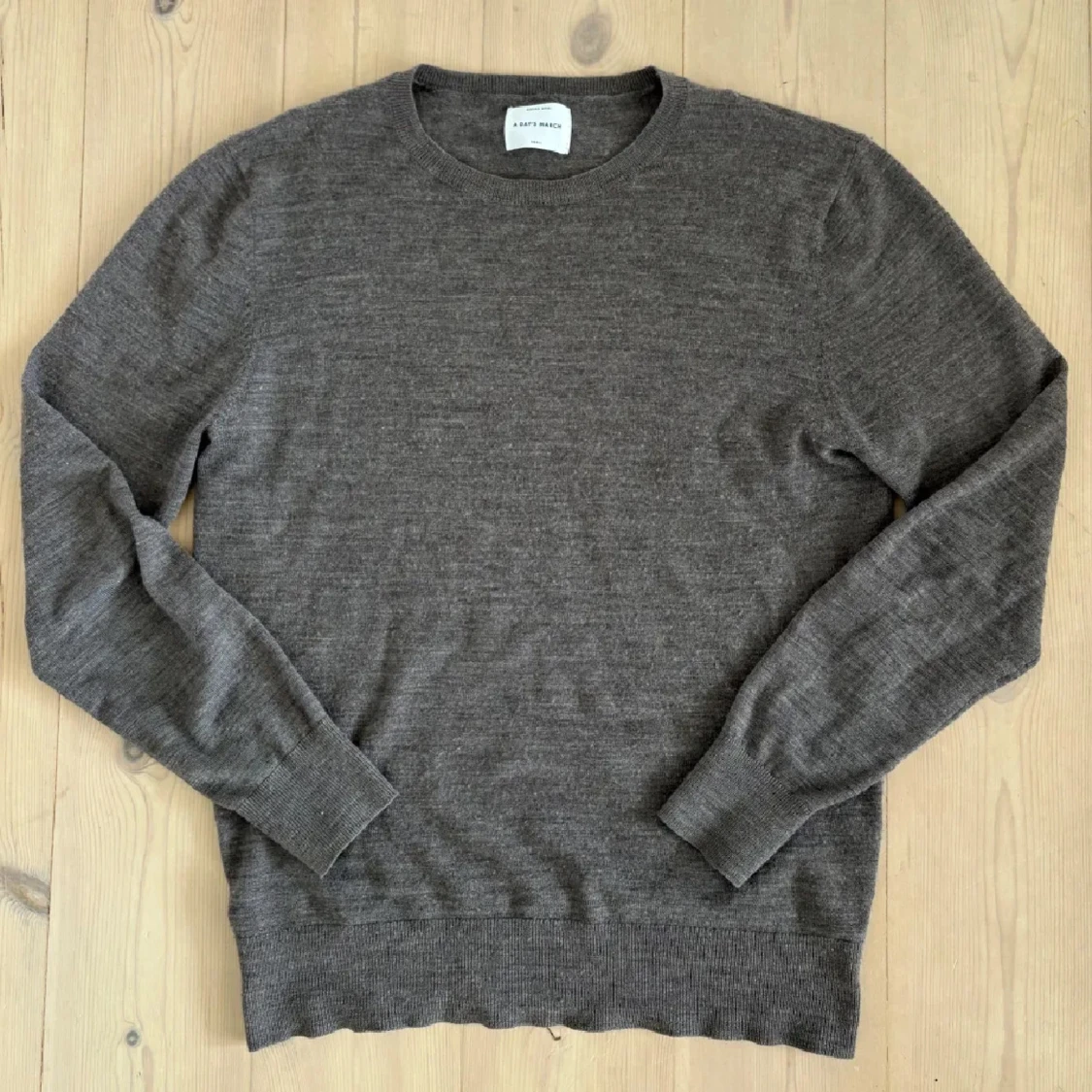 Brun merinoullströja från A Day's March - 1