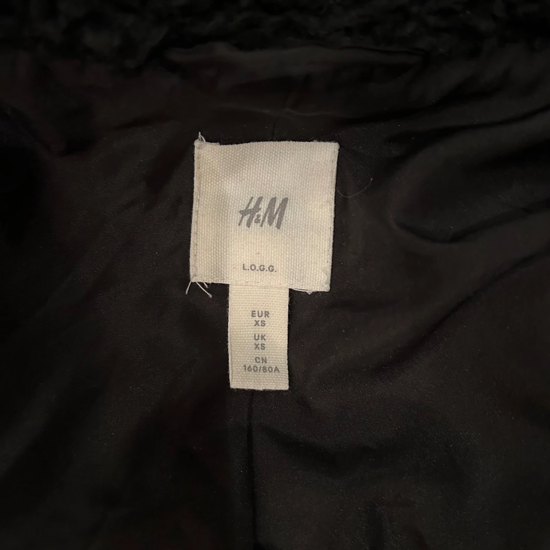 Svart pile/Teddy Jacka från H&M - 1