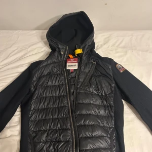 Parajumper jacka - En Parajumper jacka med dunder skick som inte används 