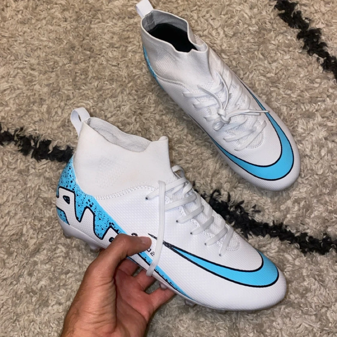 Vita och blå fotbollsskor strl 42 - 1