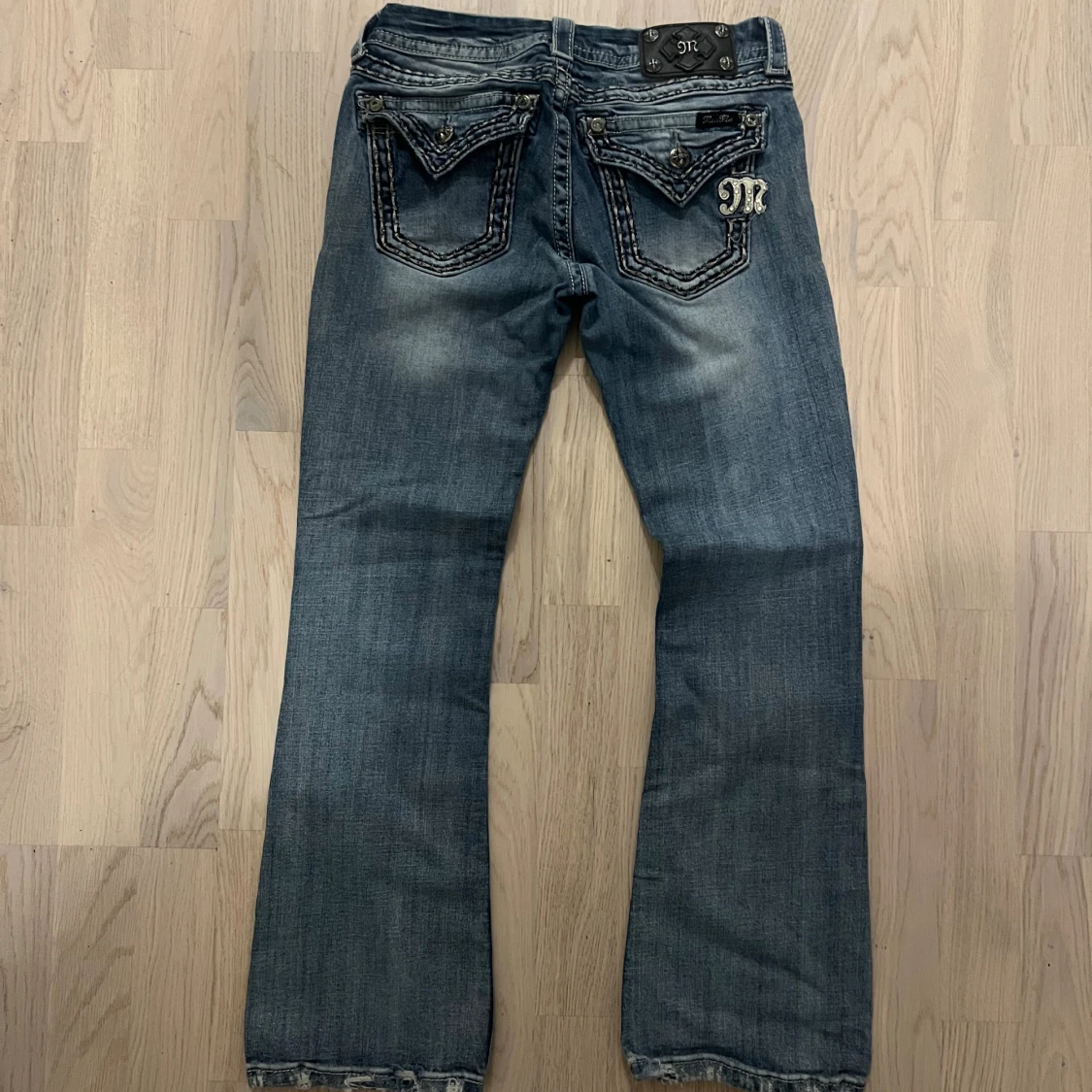 Miss Me blå bootcut jeans med detaljer