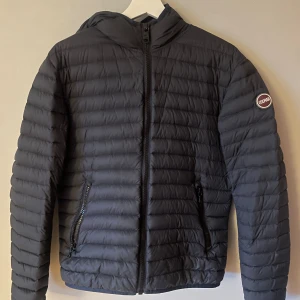 Colmar jacka - Blå comar jacka i riktigt bra skick storlek s 1199kr 