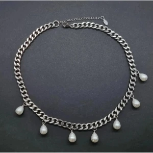 Handgjort halsband  - Material-rostfritt stål 