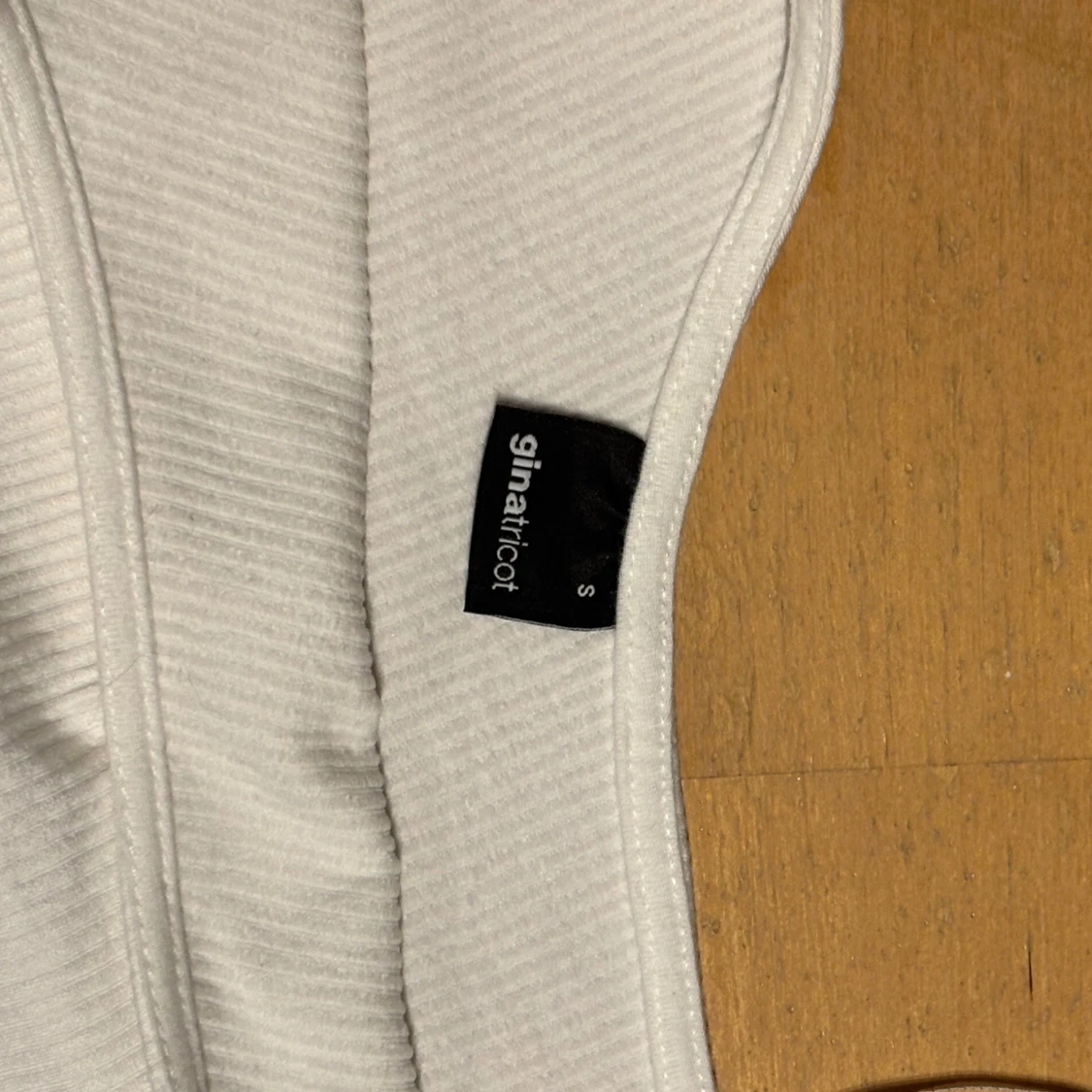 Vit oneshoulder ribbad topp Gina Tricot - 1