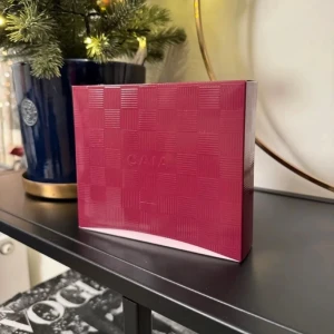 CAIA Mini Parfym kollektion  - Helt ny/oöppnad! (Bild 2 länad). Slutsåld Limited Edition gift set från CAIA - Mini Parfym Kollektion (15 ml/st) med tre olika dofter: Bisou, Muse och Le Soir. Passa på att köpa den perfekta presenten/julklappen till dig själv eller att ge bort! 