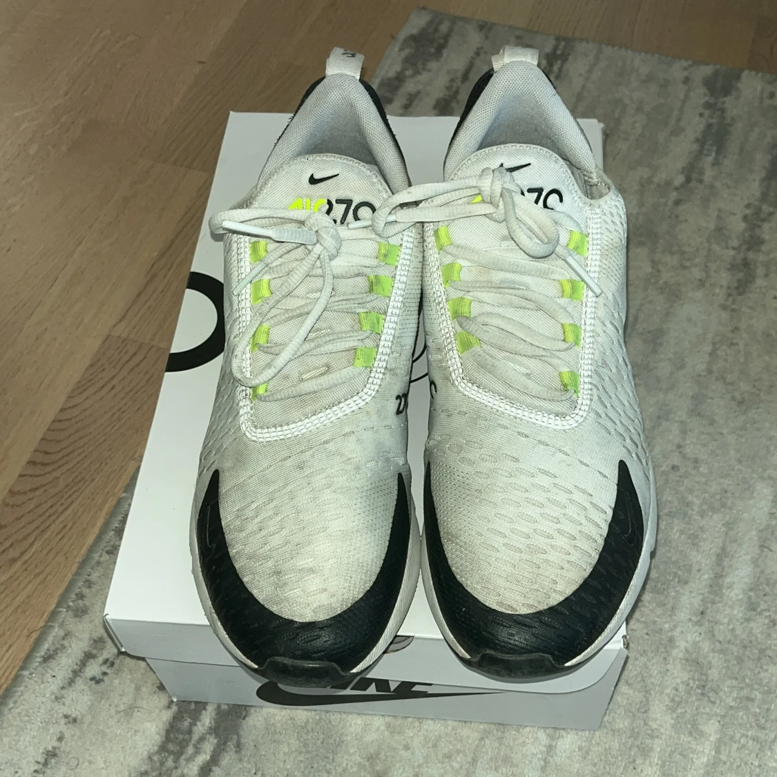 Nike Air Max 270 vita och neongula - 1
