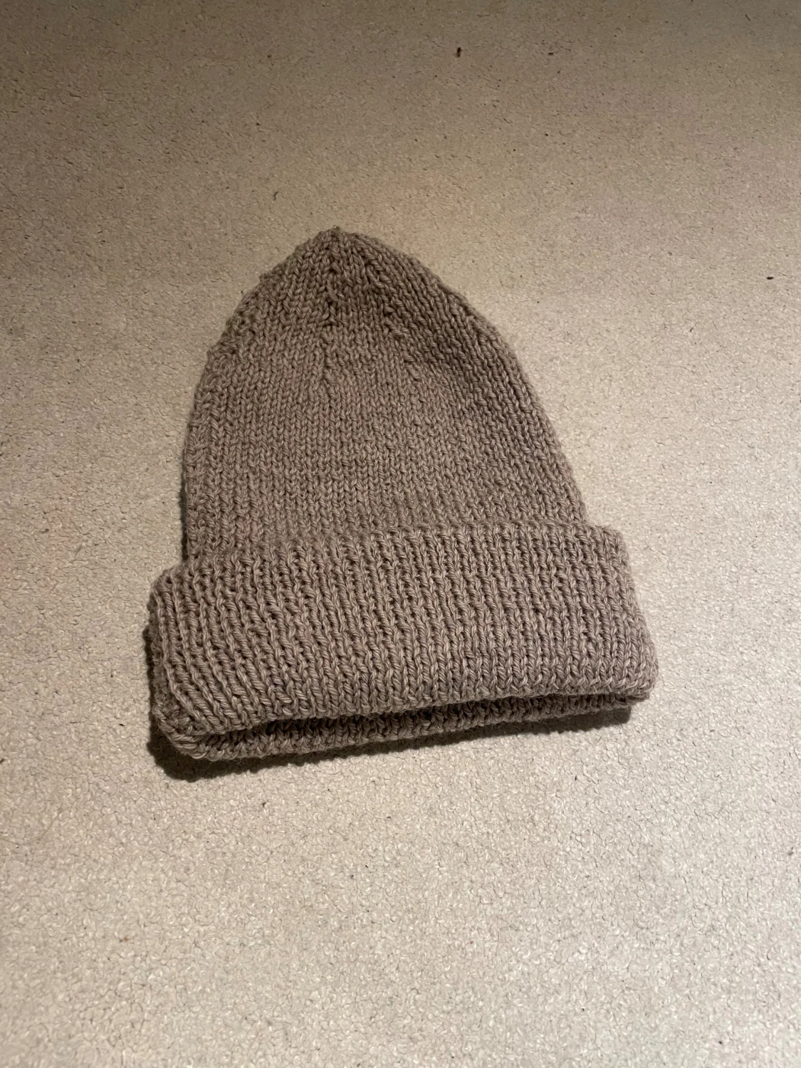 Reflexiv stickad mössa