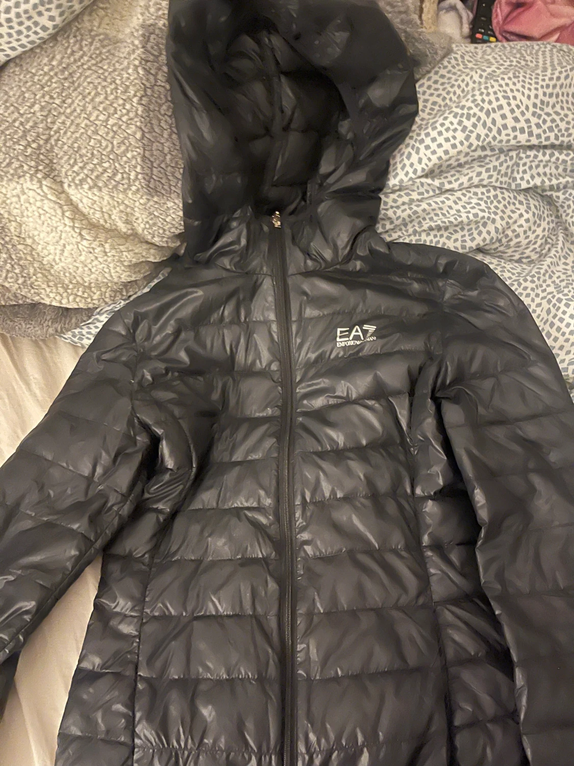 Svart dunjacka från EA7 Emporio Armani