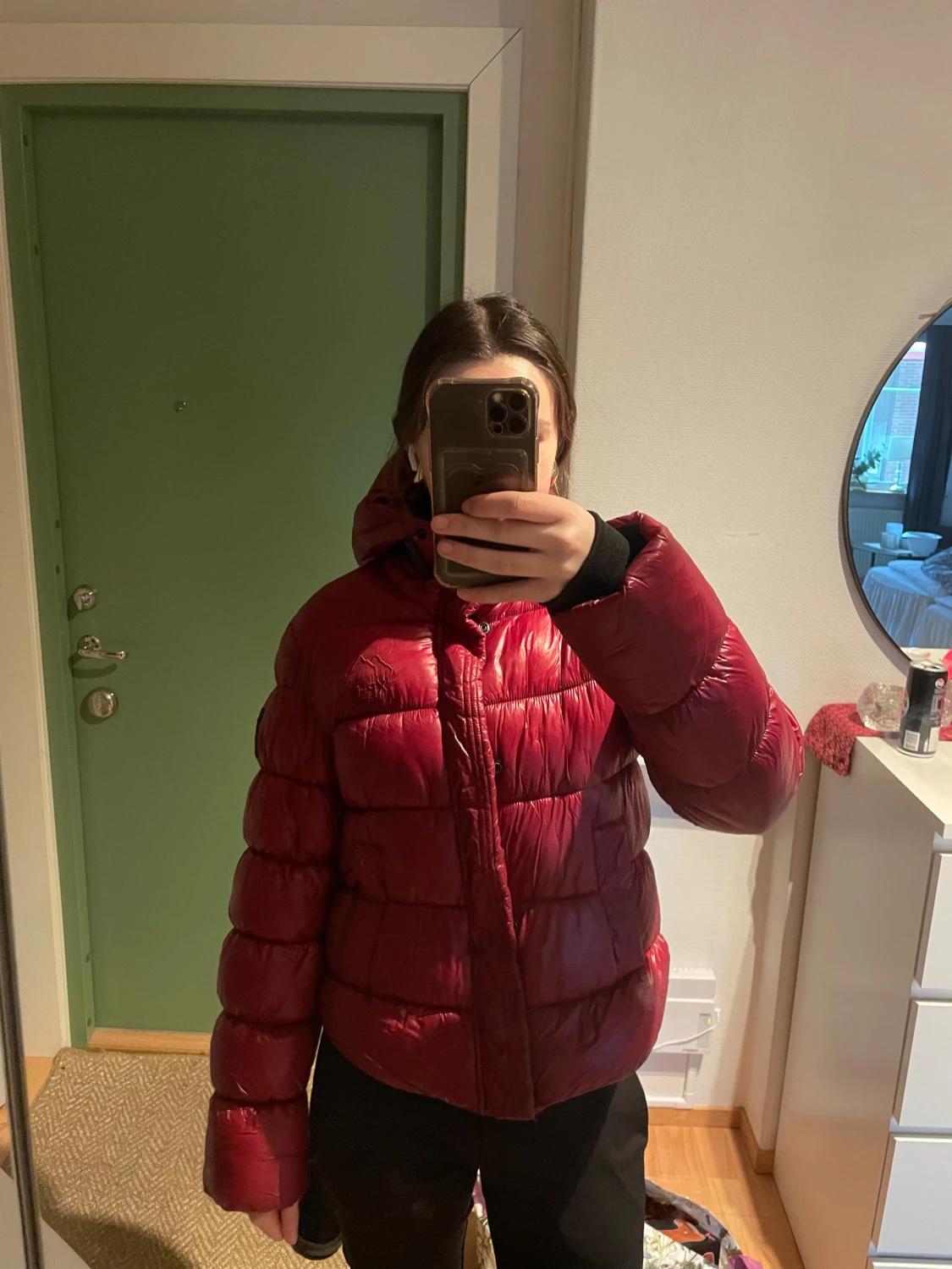 Röd pufferjacka från Superdry  - 1