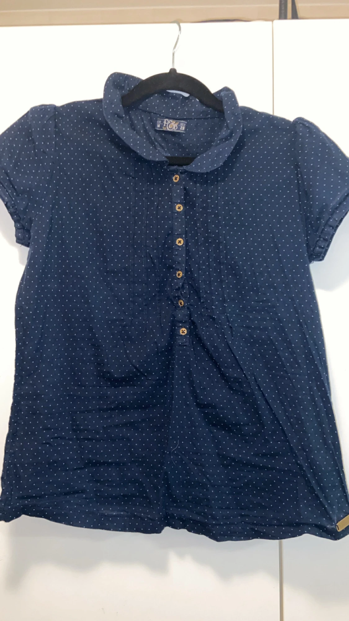 Mörkblå prickig henley från P&B