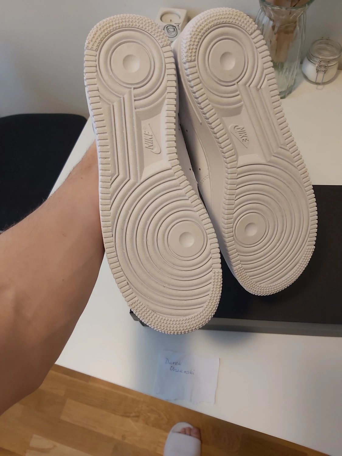 Nike Air Force 1 '07 LV8 vit/svart 42.5 - 4