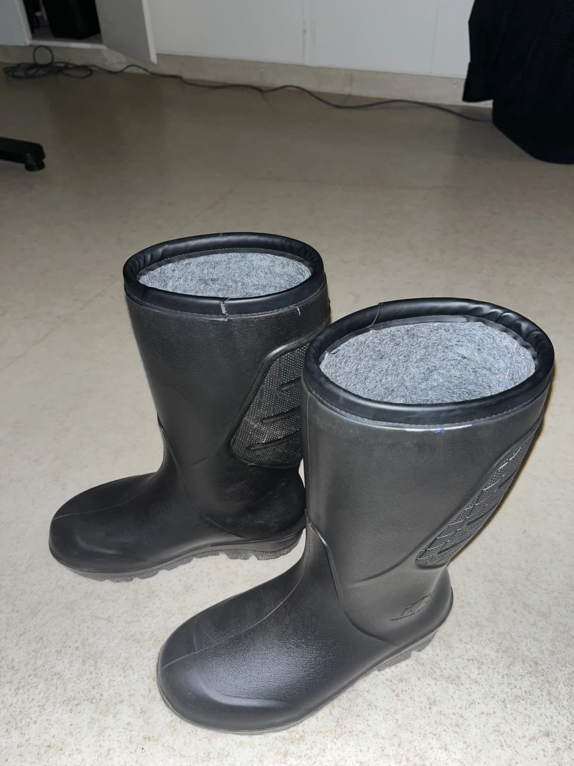 Svarta fodrade stövlar Polyver