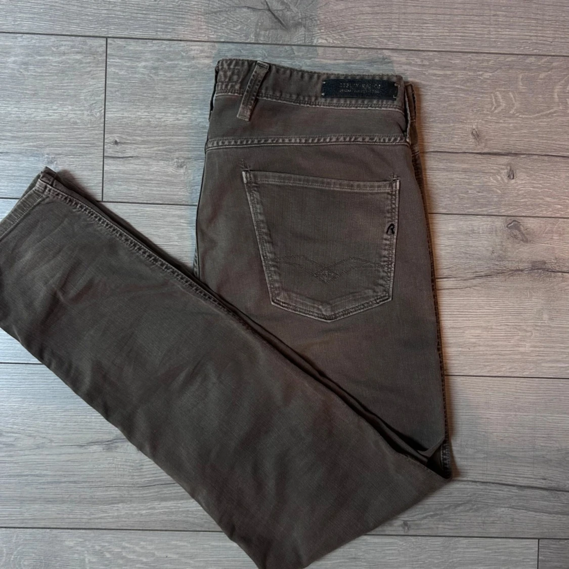 Beige jeans från Replay