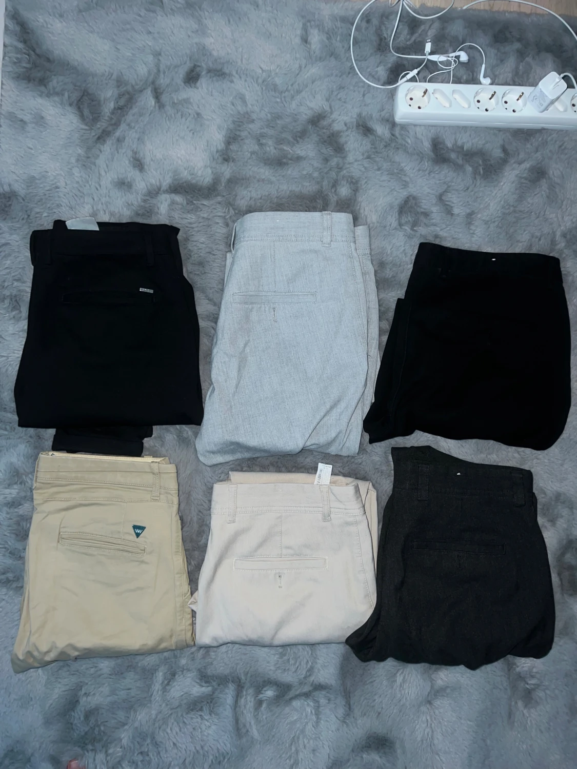 Mix av chinos och kostymbyxor