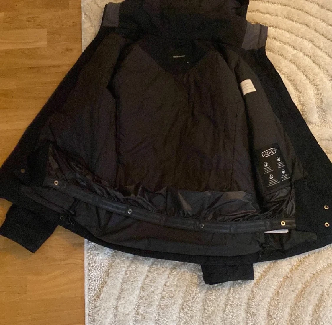 Svart vindjacka från Peak Performance - 1