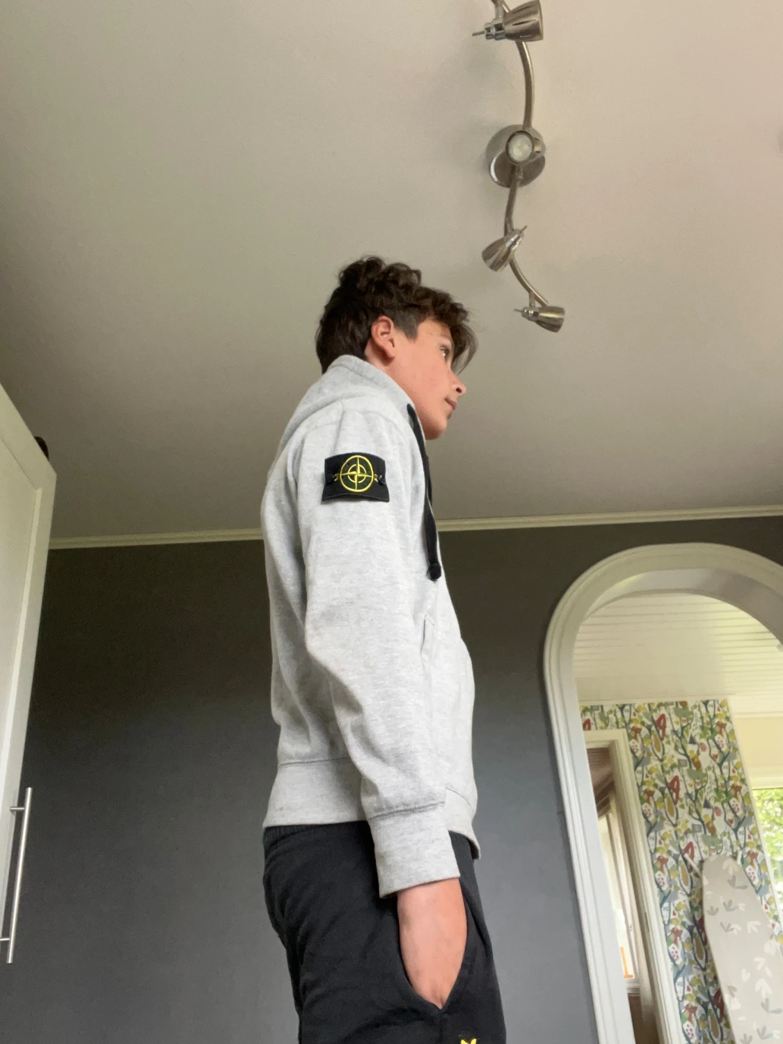 Grå hoodie från Stone Island - 2