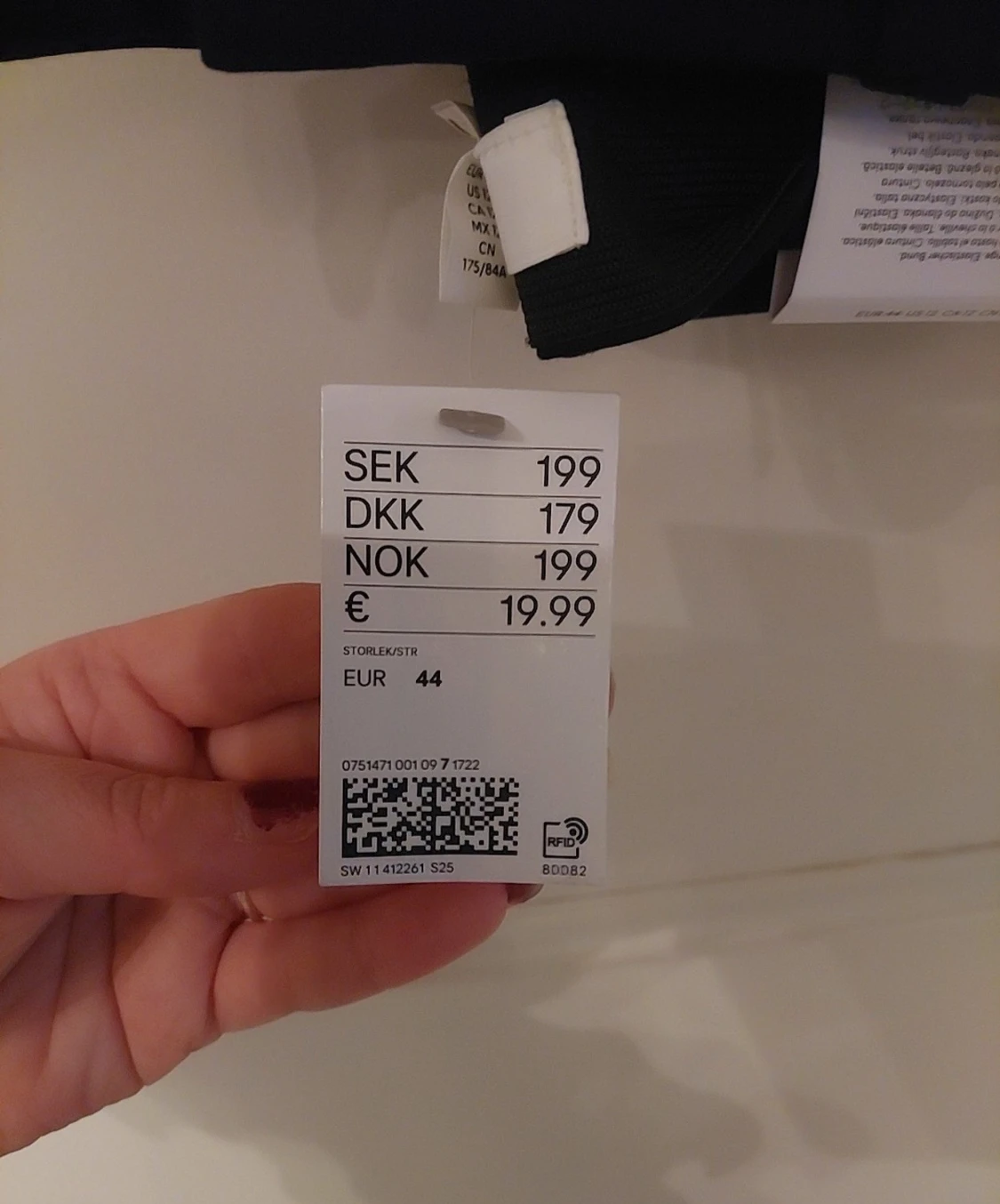 Svarta kostymbyxor från H&M, strl 44 - 2