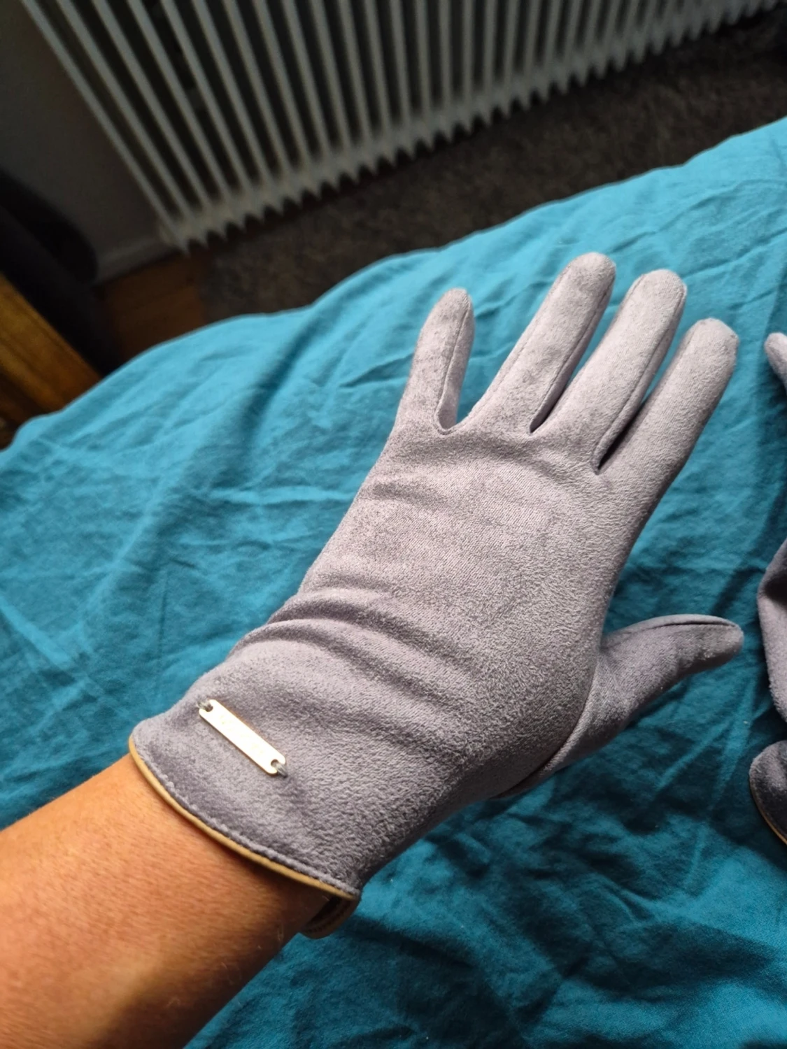 Grå mockahandskar  - 2