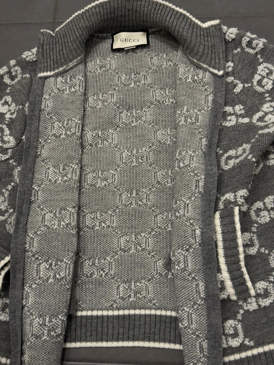 Grå stickad kofta från Gucci - 1