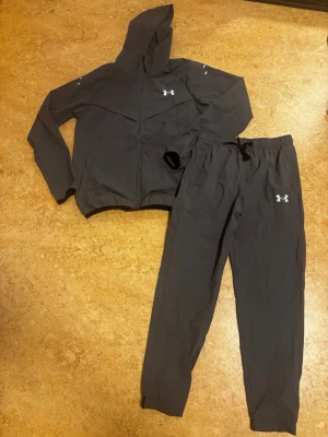 Under Armour dress - .