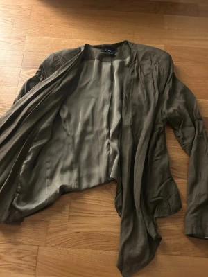 H&M Jacket - Just needs a bit or iron, will do so before shipping!