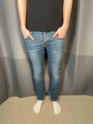 Nudie jeans grim tim - Tja!| Säljer detta paret feta jeans från Nudie!| Modell:Grim Tim!| Kontakta mig vid minsta fråga!| Pris alltid diskuterbart!| //Nils- lagade i skrevet, som inte syns!