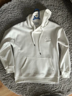 CD hoodie vit  - Knappt använd 