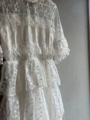 Studentklänning - Super söt studentklänning, endast använd 2 h