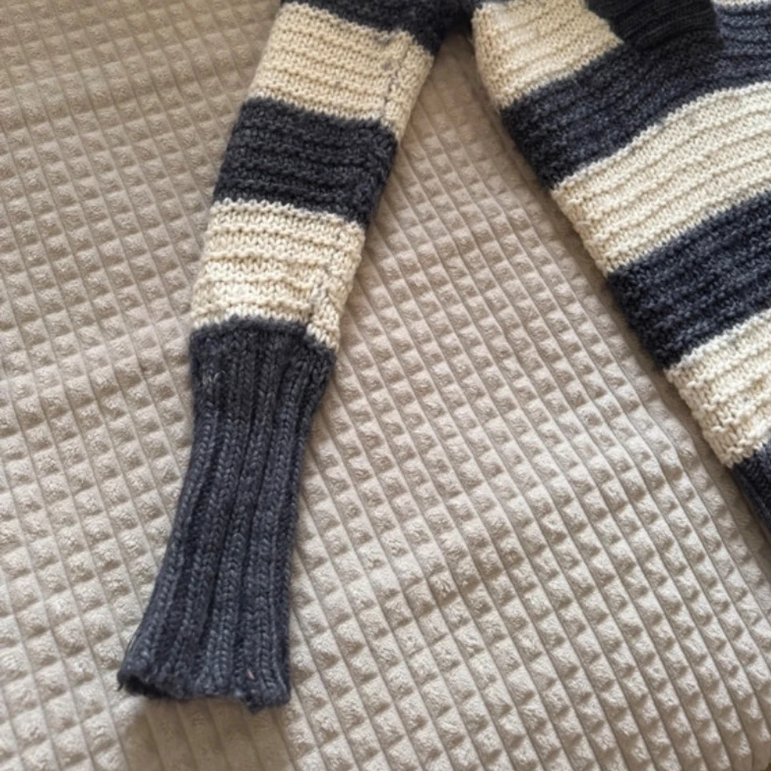 Randig stickad tröja från L.O.G.G. - 1