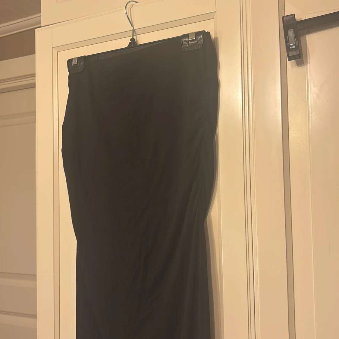 Lång svart kjol - 1