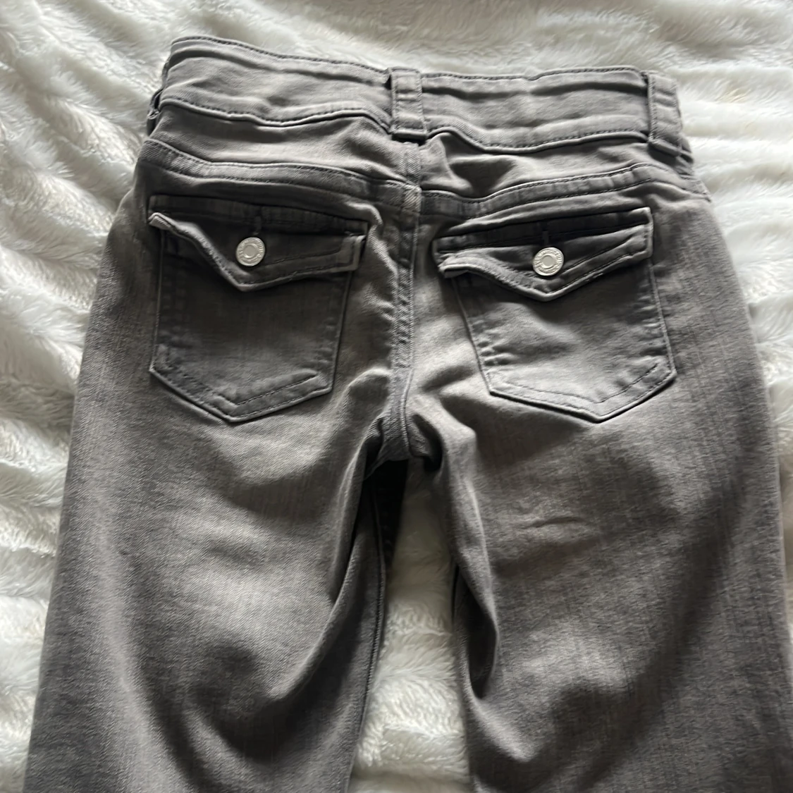 Grå bootcut jeans - 3