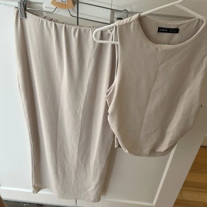 Beige set - Fint beige set 