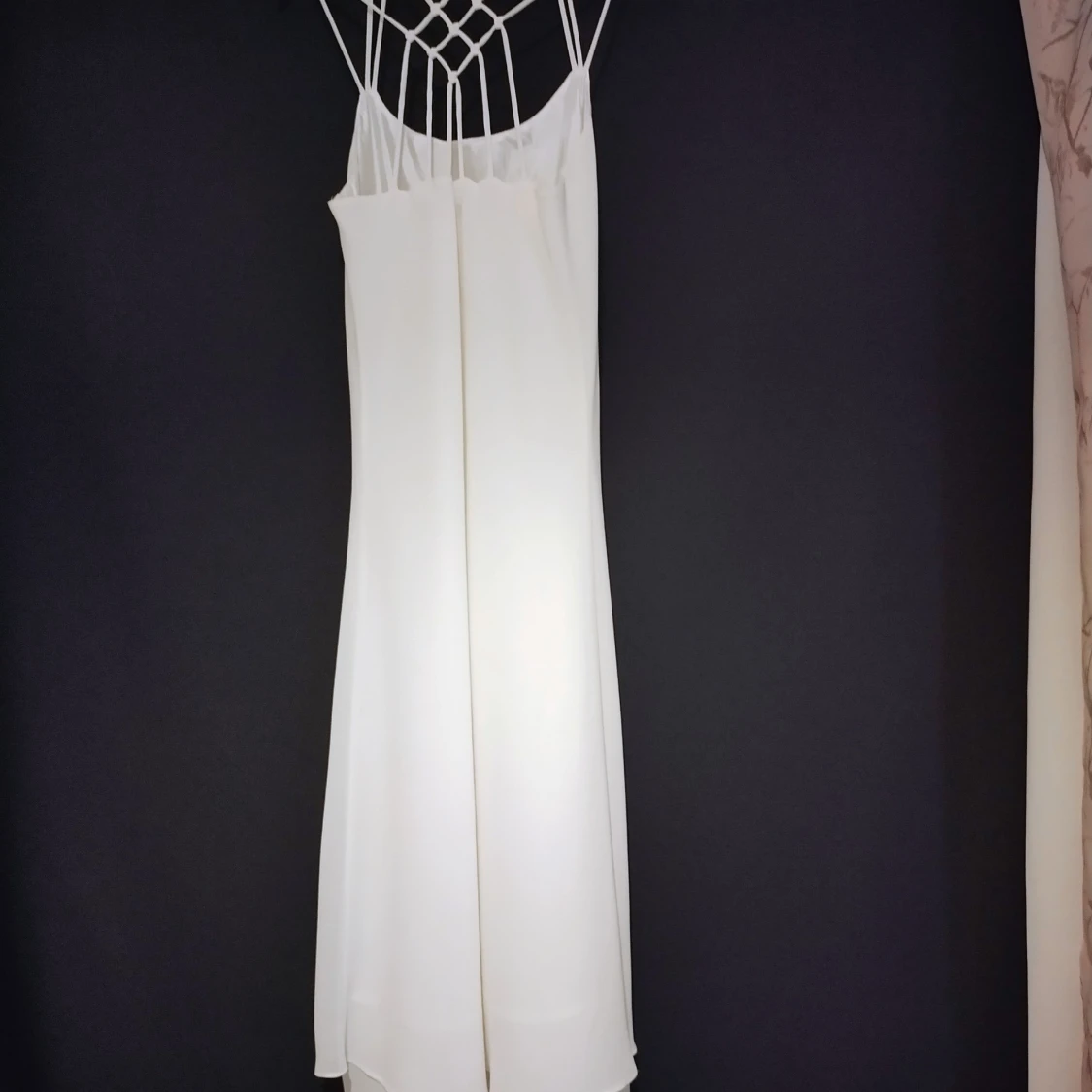 Offwhite långklänning med tillhörande sjal från Prima - 1