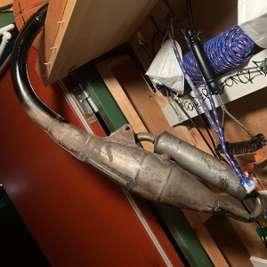 Leovince tt rör  - Leovince avgas rör till slider moped