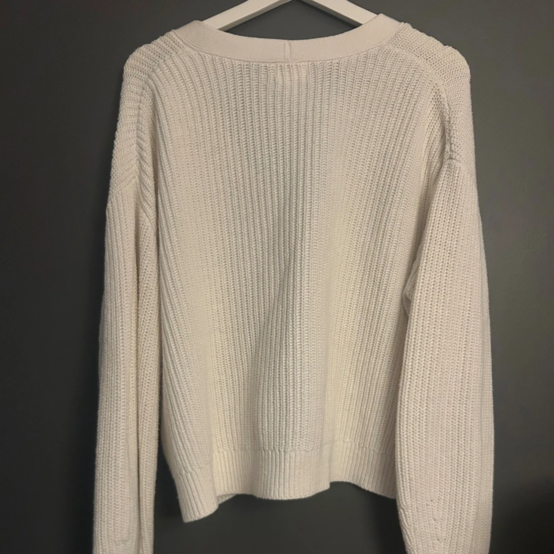 Vit stickad kofta från H&M - 1