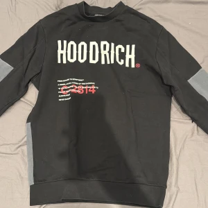 Hoodrich tröja  - Byxor finns i inlägget under