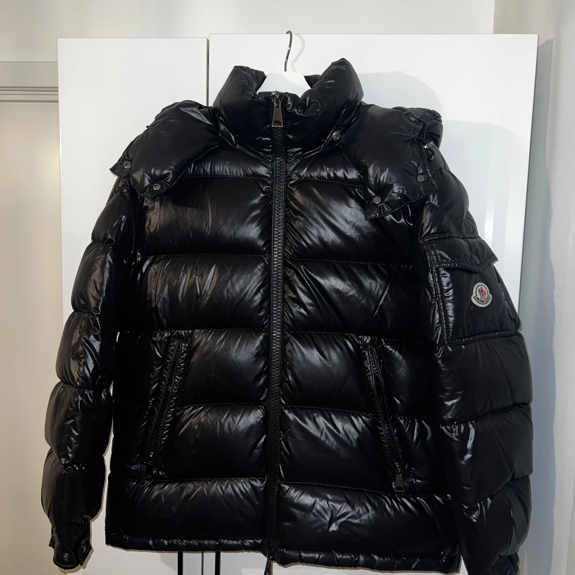 Svart Moncler pufferjacka dam