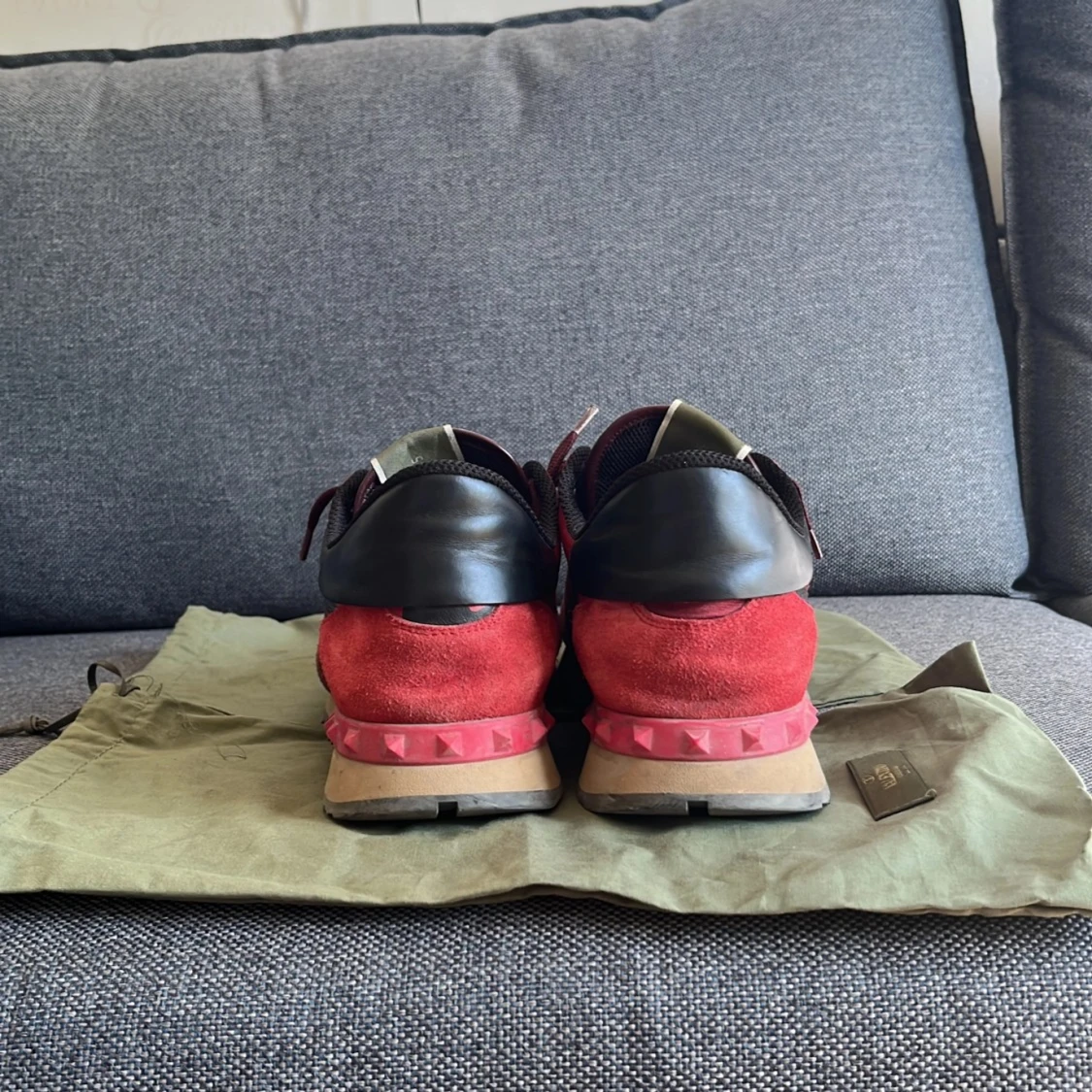 Valentino Rockrunner sneakers i röd och svart - 1