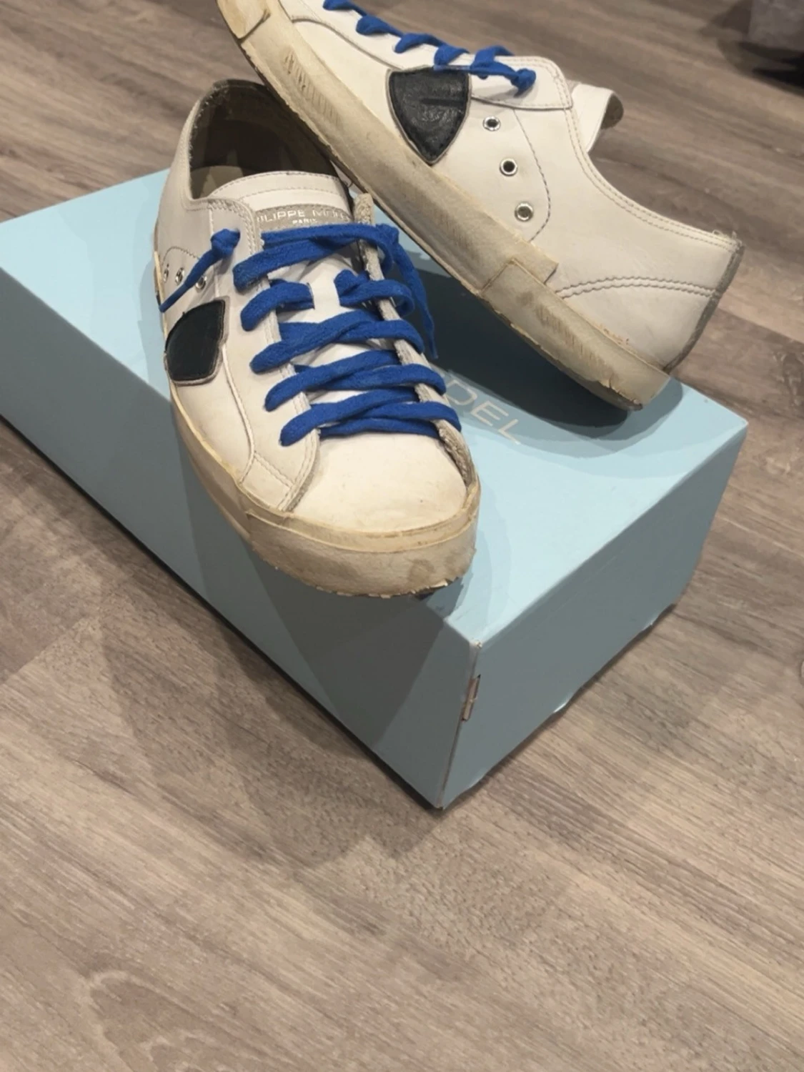 Philippe Model vita sneakers med blå snören - 3