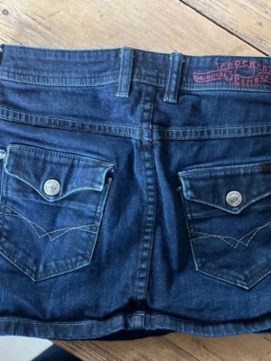 Minikjol - Extra kort mini kjol perfekt till sommaren 😻 super snygga fickor o snatchar en typ. storlek xs/s/36. Passar många. tveka inte på att fråga! 