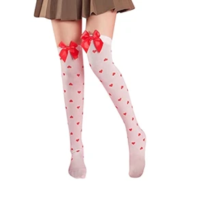 Knee high socks (hearts) - NY! Knee high socks från dollskill med rosett och hjärtan. Hittar tyvärr inte bild på exakt samma men tredje bilden visar den röda versionen. Original pris: 144 + frakt 