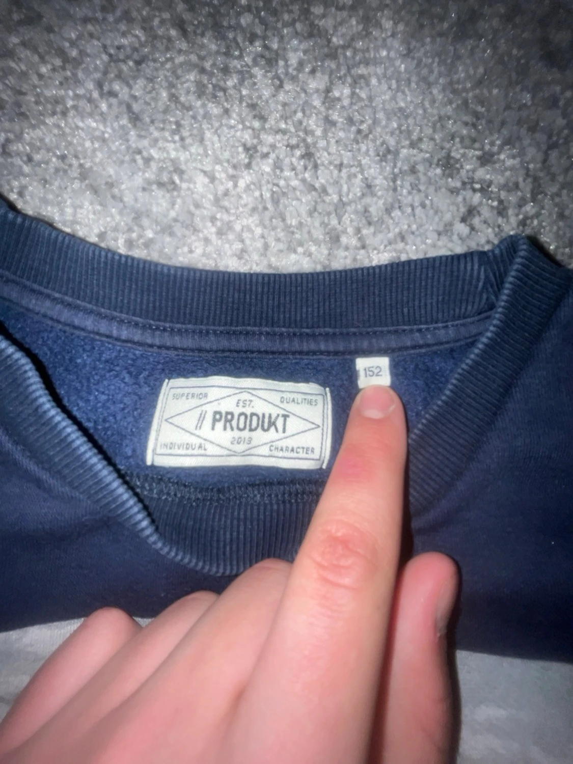 Mörkblå sweatshirt från Produkt - 1