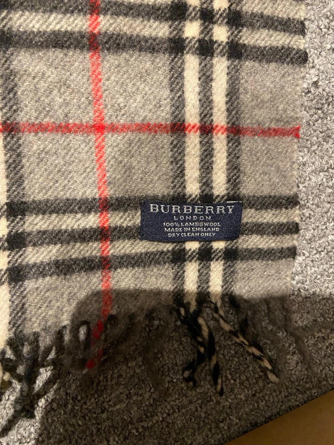 Grå burberry scarf - 2