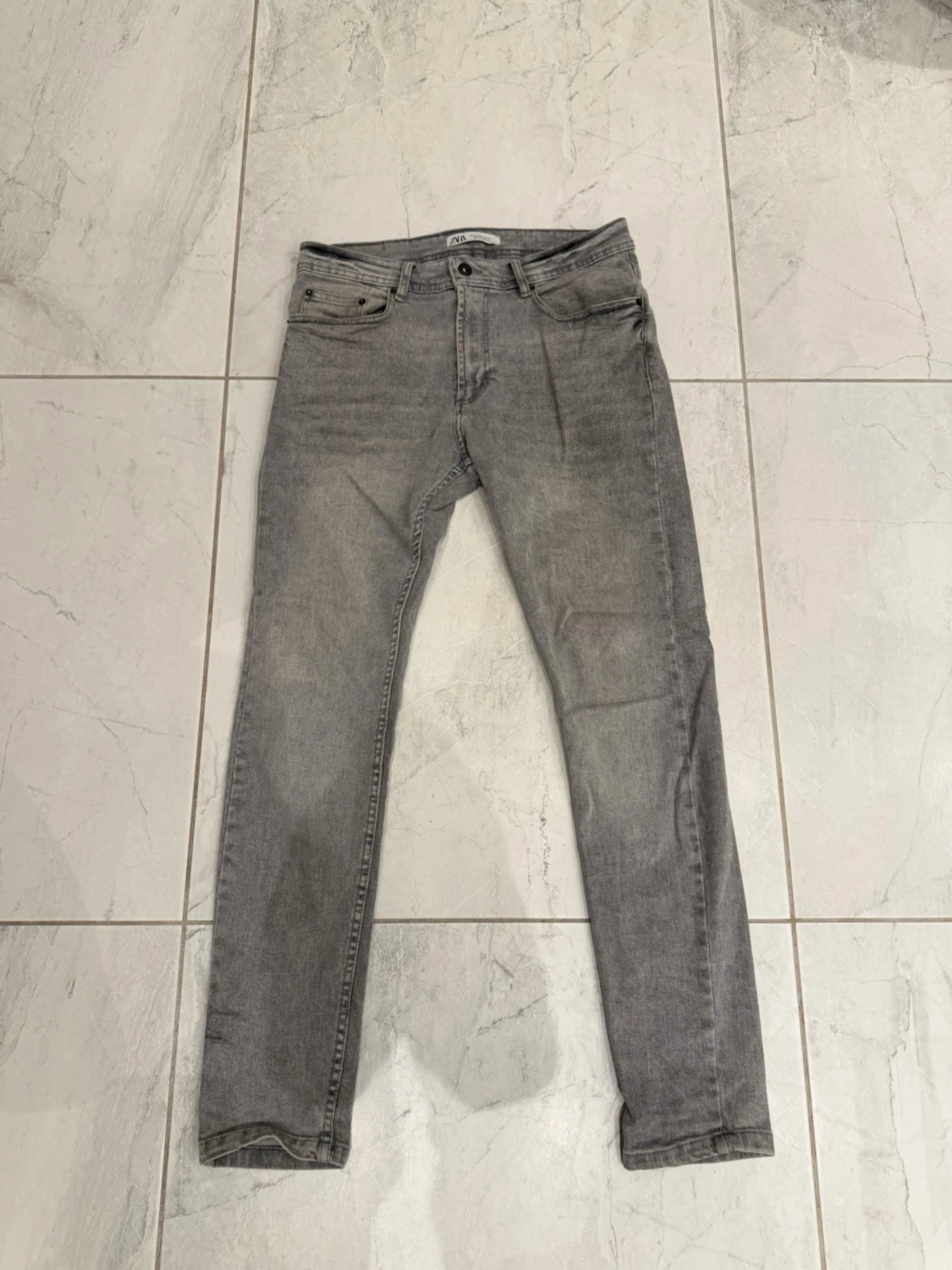 Grå jeans från Zara