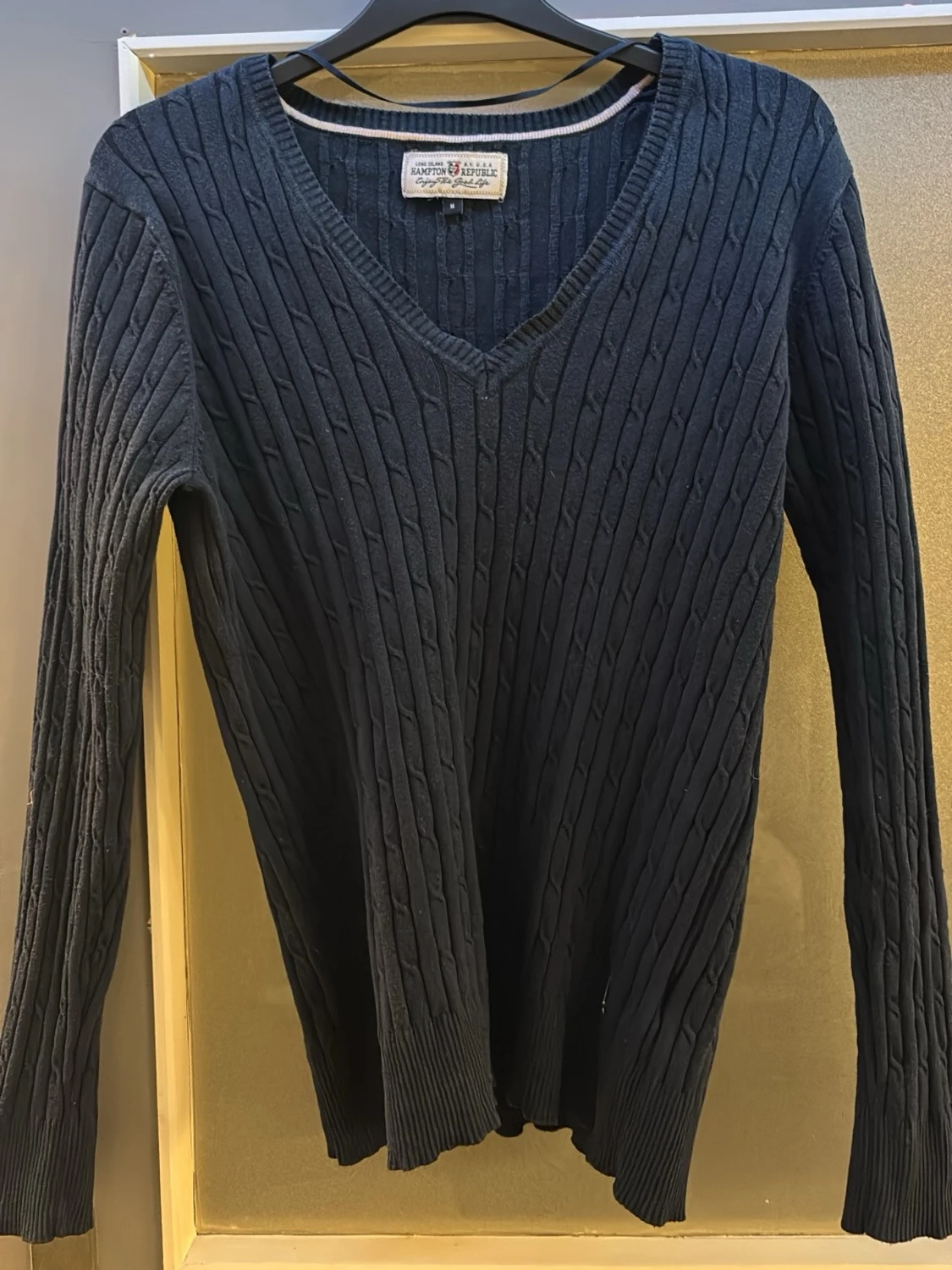 Mörkblå stickad tröja