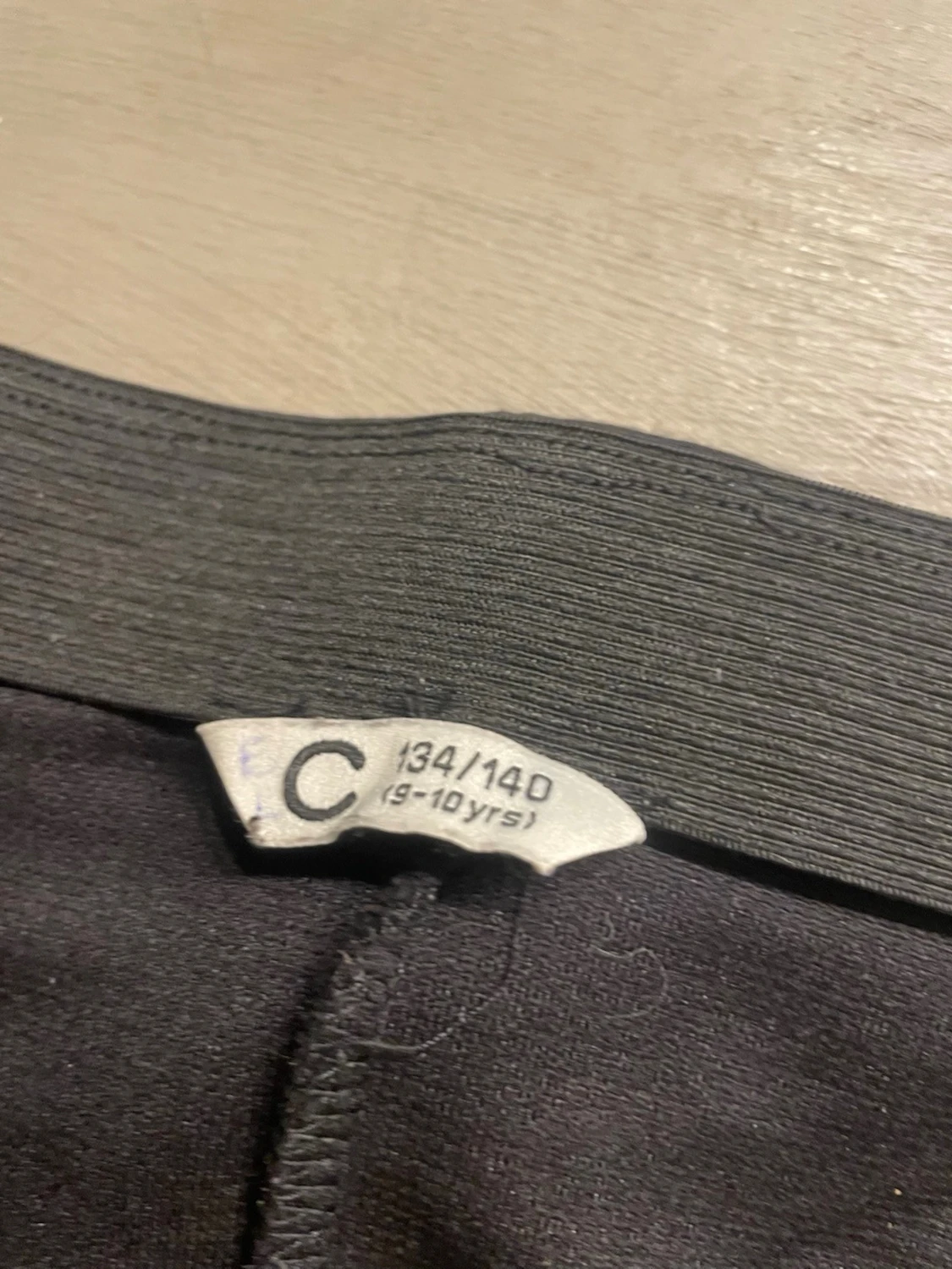 Svart shapewear kjol